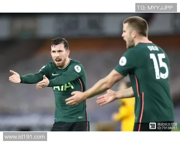 曼联与雷丁激战正酣比分结果揭晓引发球迷热议